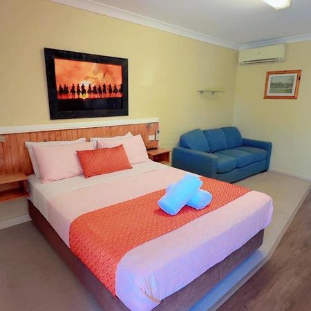 מורי Winchester Motel מראה חיצוני תמונה