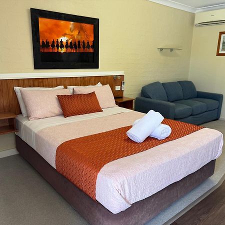 מורי Winchester Motel מראה חיצוני תמונה