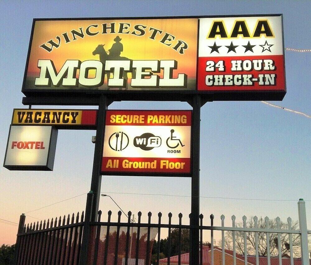 מורי Winchester Motel מראה חיצוני תמונה