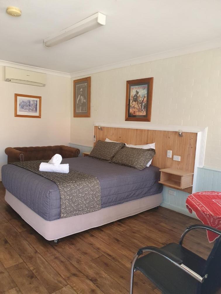 מורי Winchester Motel מראה חיצוני תמונה