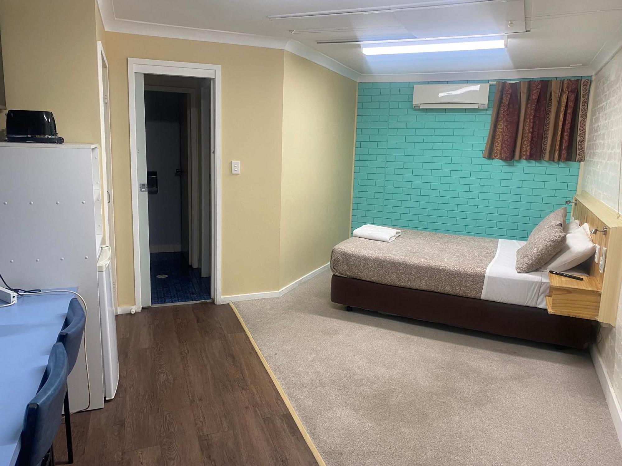 מורי Winchester Motel מראה חיצוני תמונה
