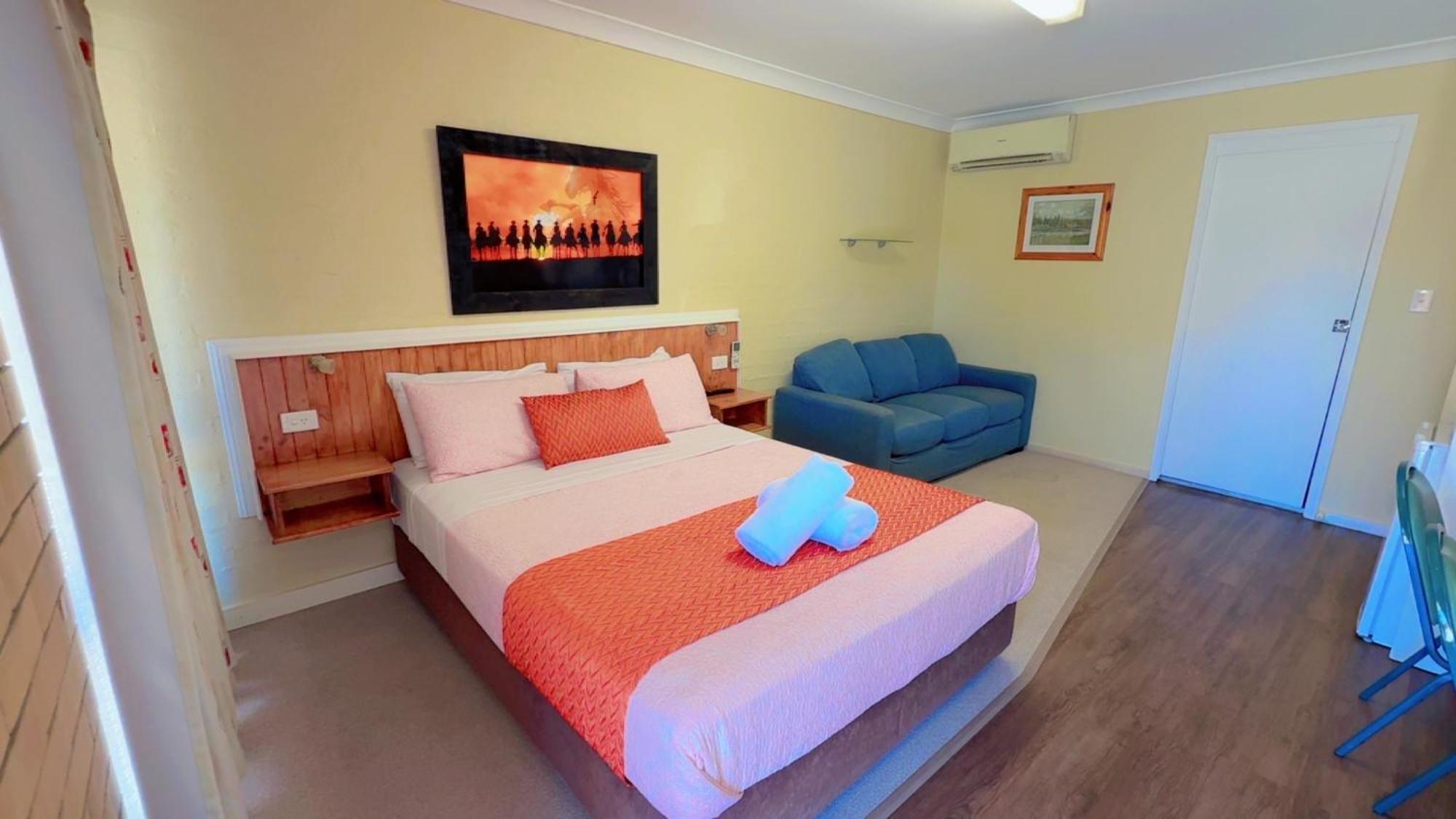 מורי Winchester Motel מראה חיצוני תמונה