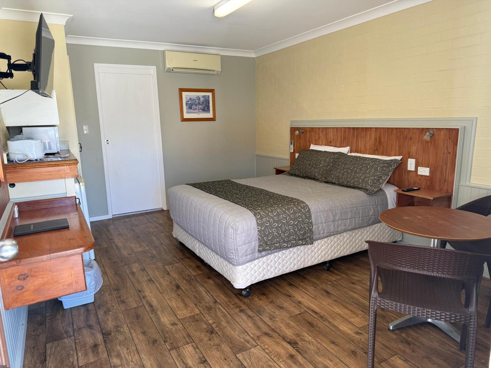מורי Winchester Motel מראה חיצוני תמונה