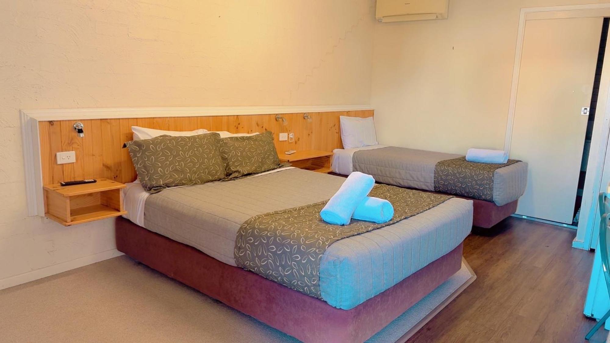 מורי Winchester Motel מראה חיצוני תמונה