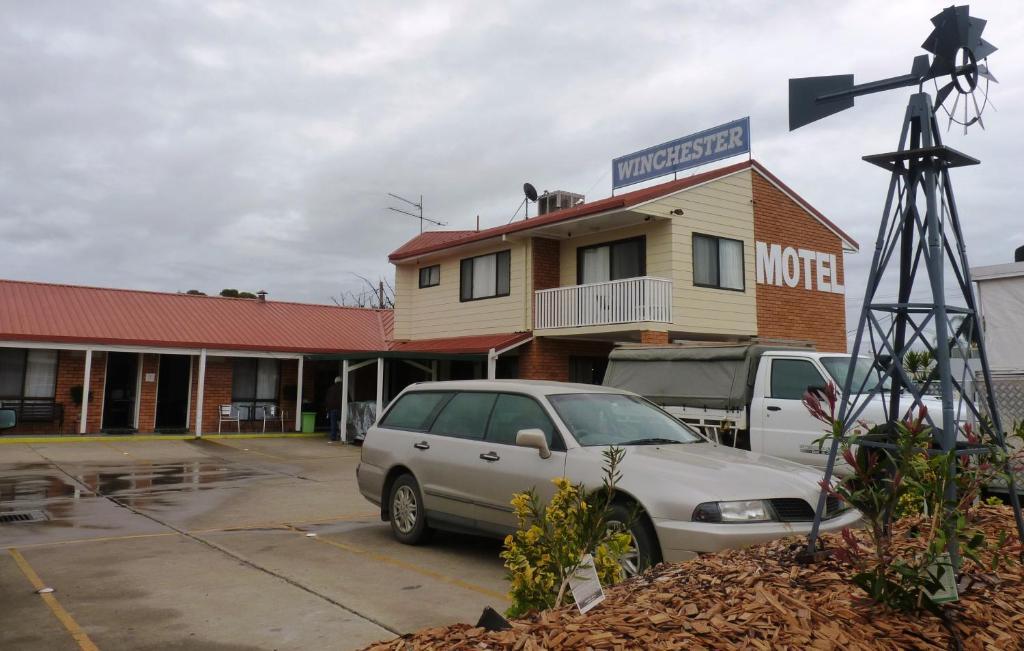 מורי Winchester Motel מראה חיצוני תמונה