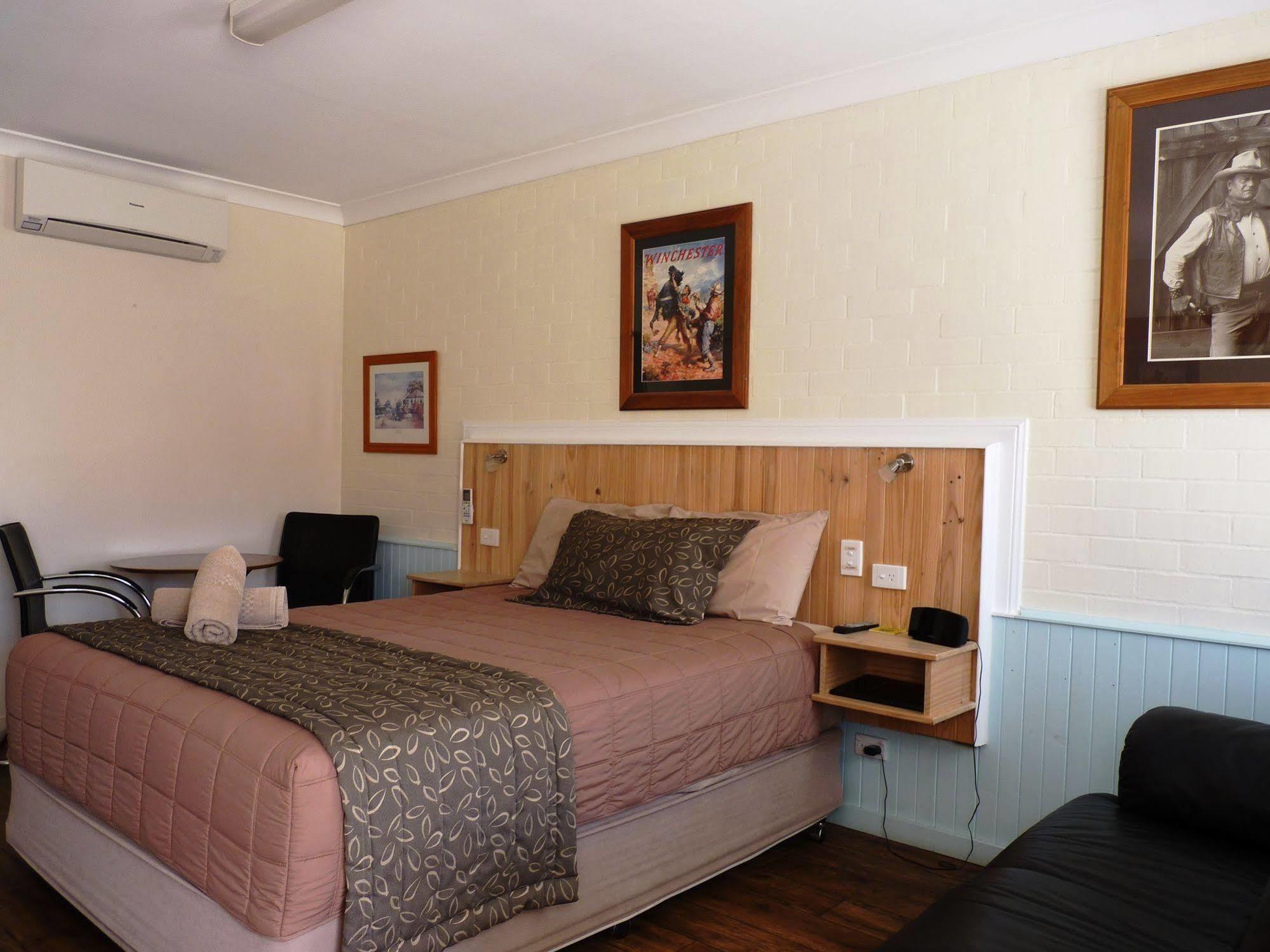 מורי Winchester Motel מראה חיצוני תמונה