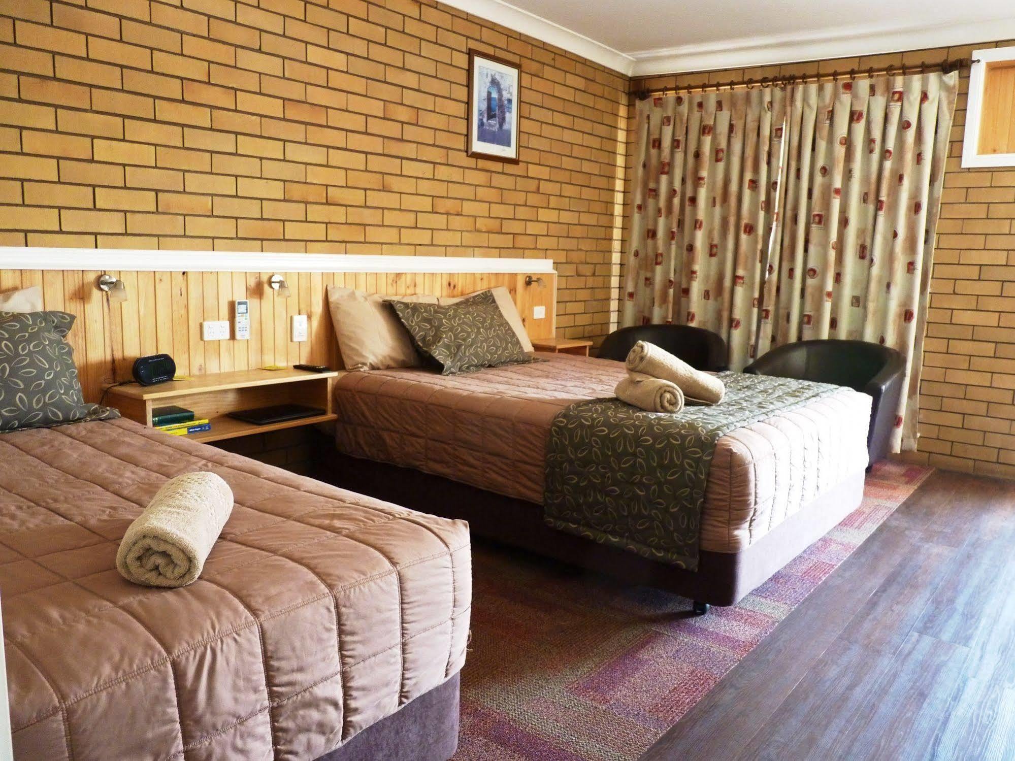 מורי Winchester Motel מראה חיצוני תמונה